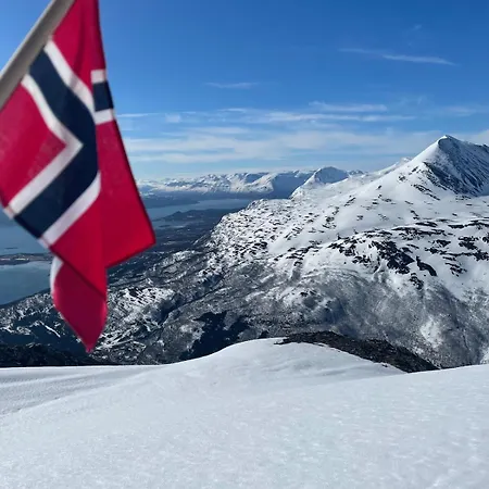 Comfortable House In Lyngen Oksvik