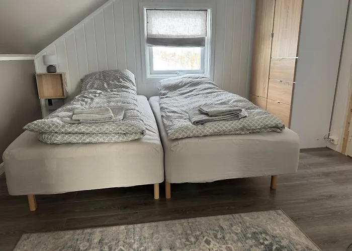 Comfortable House In Lyngen Villaer